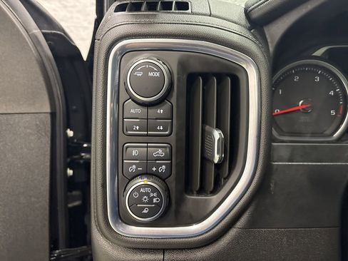 Used 2021 Chevrolet Silverado 3500 High Country image 28