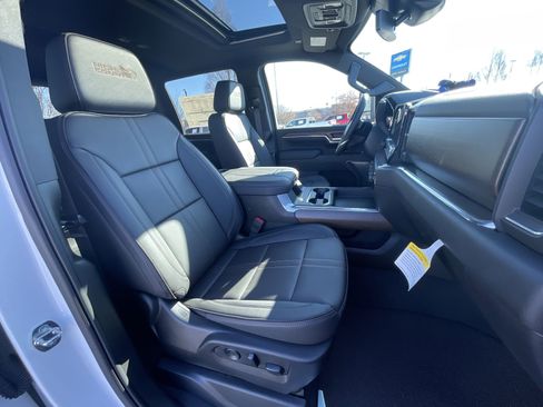 Certified 2024 Chevrolet Silverado 3500 High Country image 29