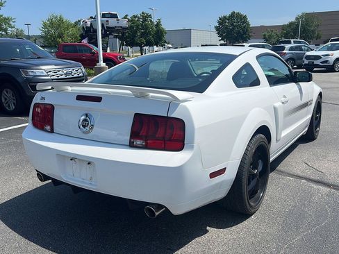 Used 2007 Ford Mustang GT Premium RWD image 6