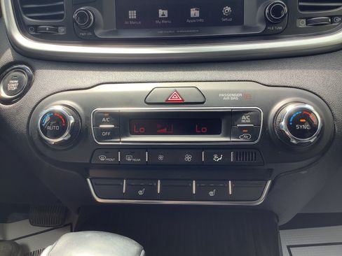 Used 2019 Kia Sorento EX AWD/4WD image 18