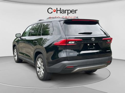 Used 2024 Toyota Grand Highlander AWD image 5