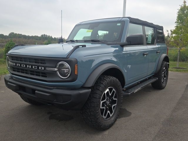 Used 2022 Ford Bronco 4-Door AWD/4WD image 2