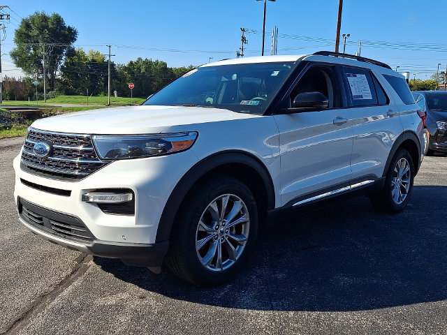 Used 2023 Ford Explorer XLT w/ Equipment Group 202A AWD/4WD image 4