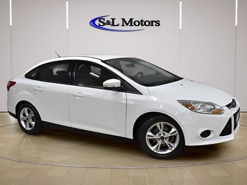 Used 2014 Ford Focus SE FWD image 8
