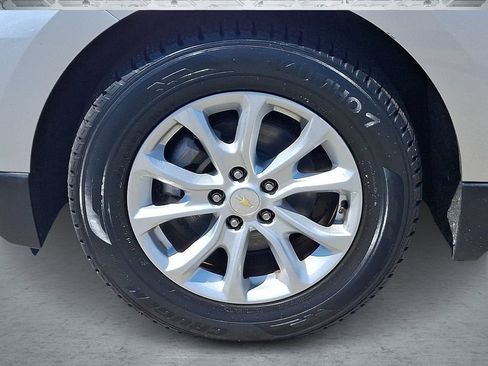 Used 2018 Chevrolet Equinox LT FWD image 9
