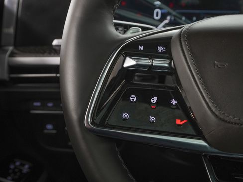 Used 2025 Cadillac Escalade V w/ LPO, ONYX Package image 24