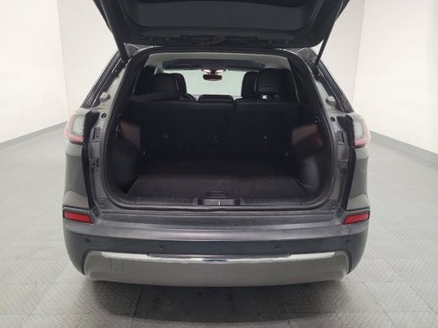 Used 2019 Jeep Cherokee Limited FWD image 29