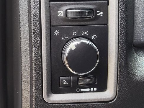 Used 2013 RAM 2500 Tradesman w/ Chrome Appearance Group RWD image 24