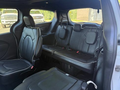 Used 2026 Chrysler Pacifica Limited w/ S Appearance Package FWD image 35