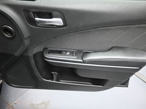 Used 2019 Dodge Charger SXT image 27