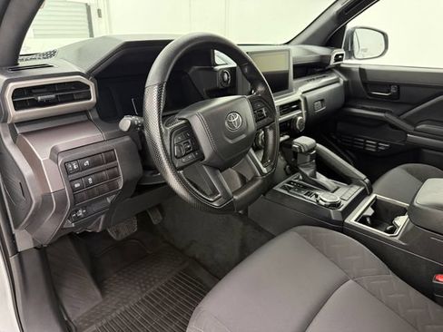 Used 2025 Toyota Tacoma SR5 AWD/4WD image 8