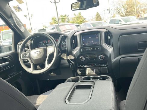 Used 2025 Chevrolet Silverado 2500 Custom w/ Custom Value Package image 26