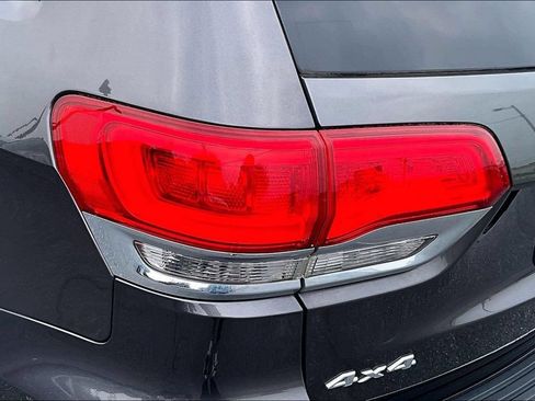 Used 2015 Jeep Grand Cherokee Overland AWD/4WD image 23