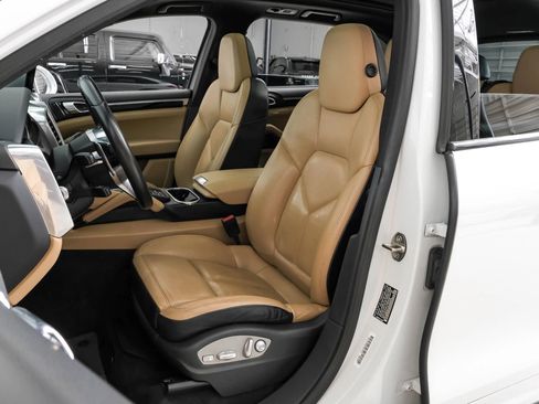 Used 2017 Porsche Cayenne S w/ Premium Plus Package image 38