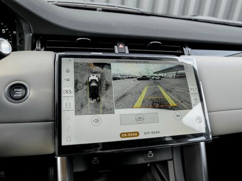 Used 2025 Land Rover Discovery Sport S image 14