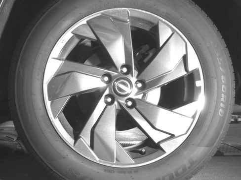 Used 2025 Nissan Rogue SV FWD image 14
