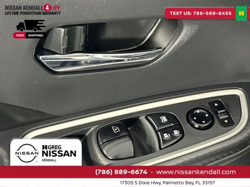 Certified 2025 Nissan Versa SR w/ Trunk Package image 17