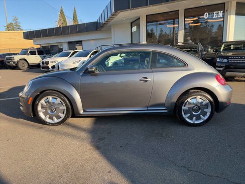 Used 2012 Volkswagen Beetle 2.5 image 2