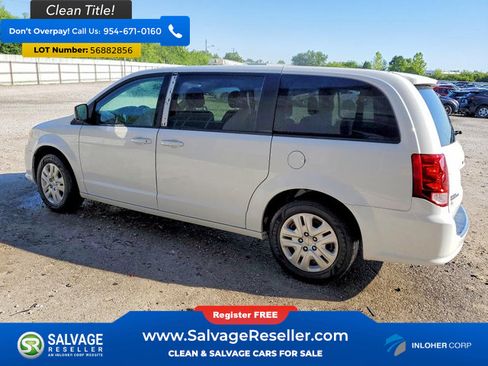 Used 2018 Dodge Grand Caravan SE FWD image 3