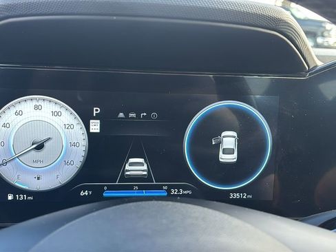 Used 2025 Hyundai Elantra Limited image 16