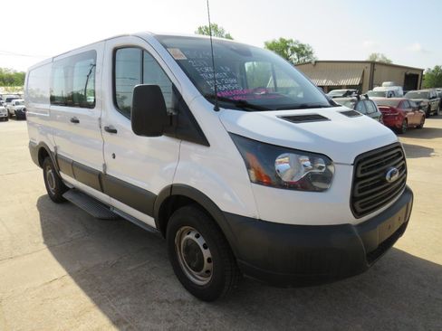 Used 2017 Ford Transit 250 130 Low Roof RWD image 3