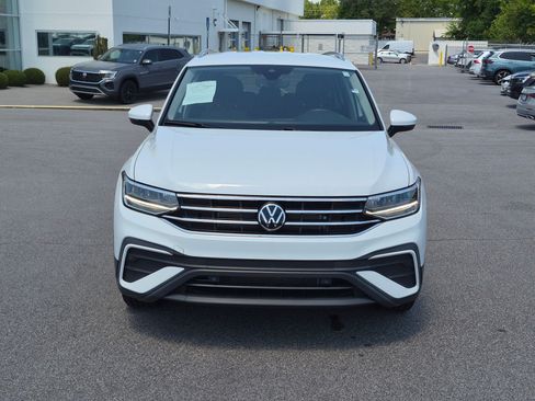 Used 2024 Volkswagen Tiguan SE FWD image 8