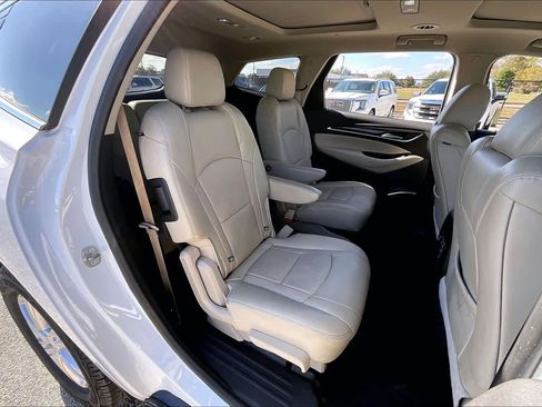 Used 2019 Buick Enclave Essence image 20