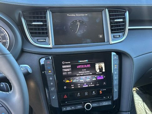 New 2025 INFINITI QX50 Luxe image 18