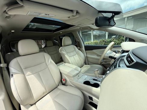 Used 2016 Nissan Murano Platinum w/ Platinum Technology Package FWD image 34