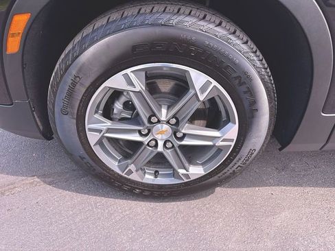 Used 2025 Chevrolet Blazer LT AWD/4WD image 31