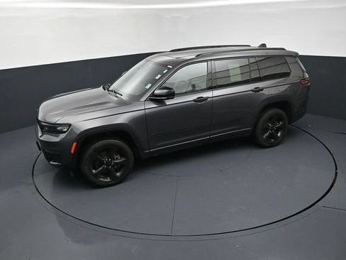 Used 2024 Jeep Grand Cherokee L Limited w/ Black Appearance Package AWD/4WD image 14