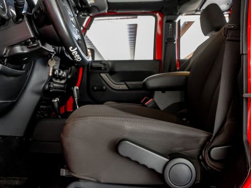 Used 2017 Jeep Wrangler Unlimited Sport w/ Connectivity Group image 29