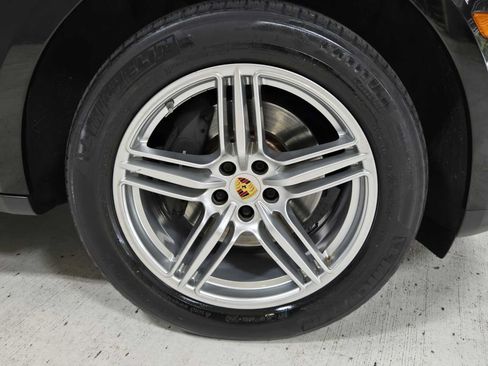 Used 2019 Porsche Macan AWD/4WD image 9