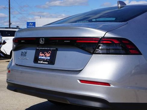 Used 2024 Honda Accord EX image 5