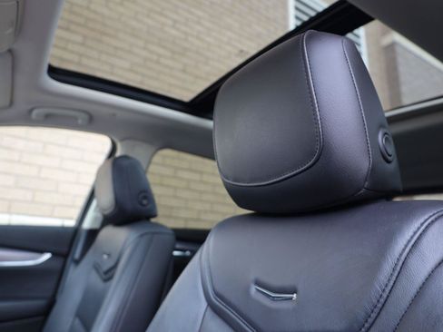 Used 2019 Cadillac XT5 Luxury FWD image 17