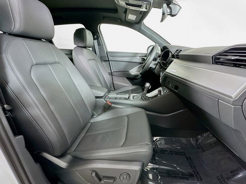 Used 2025 Audi Q3 2.0T Premium w/ Convenience Package image 8