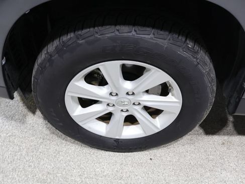 Used 2013 Toyota Highlander Plus AWD/4WD image 9