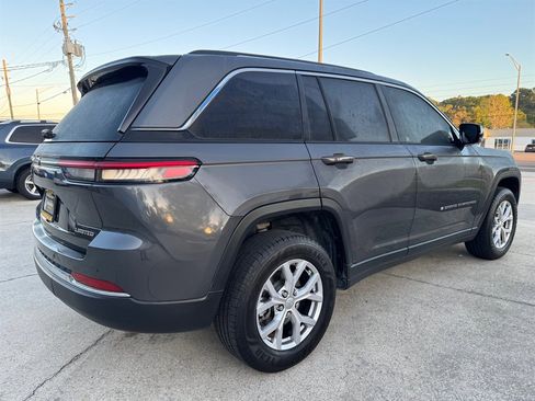 Used 2022 Jeep Grand Cherokee Limited image 7