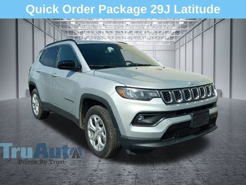 Used 2024 Jeep Compass Latitude AWD/4WD image 1