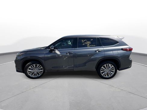 Used 2022 Toyota Highlander Platinum image 9