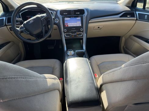 Used 2019 Ford Fusion SE image 17