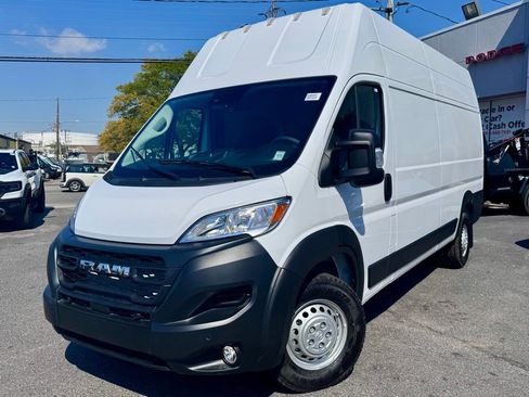 Used 2025 RAM ProMaster 3500 w/ Safety Group FWD image 3