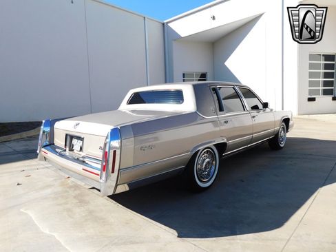 Used 1991 Cadillac Brougham image 10