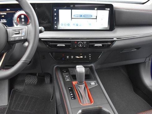 Certified 2025 Nissan Kicks SR image 10