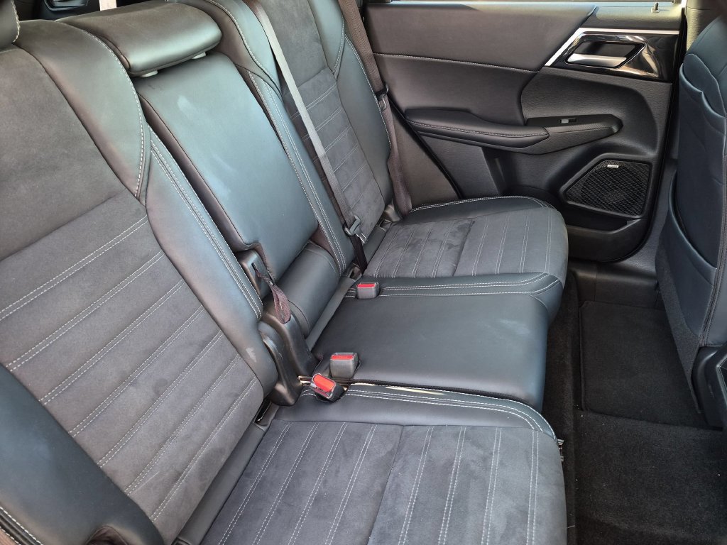 Used 2025 Mitsubishi Outlander SE AWD/4WD image 31