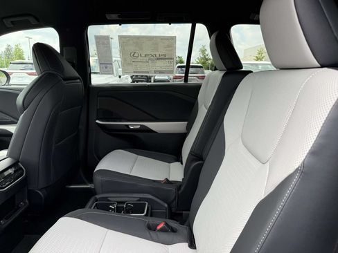 Used 2026 Lexus TX 500h AWD w/ Technology Package image 13