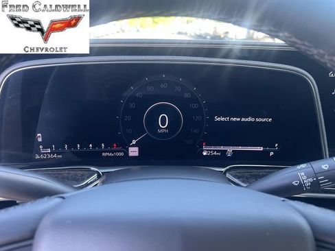 Used 2022 Cadillac Escalade Premium Luxury AWD/4WD image 18