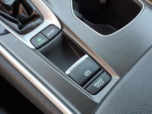 Used 2019 Honda Accord Sport image 12