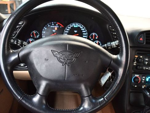 Used 2002 Chevrolet Corvette Coupe w/ Preferred Equipment Group2 RWD image 33