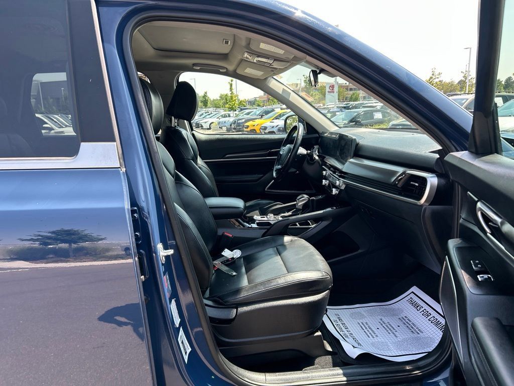 Used 2025 Kia Telluride S AWD/4WD image 12